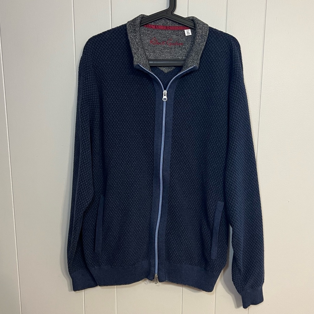 Robert Graham, full zip‎ sweater size XL